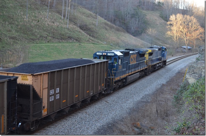 C753-13 (1st Jackson Helper) with C40s 7591-7877 do their job for another day. Perhaps this will be the only northbound. CSX 7591-7877 Yeadon.