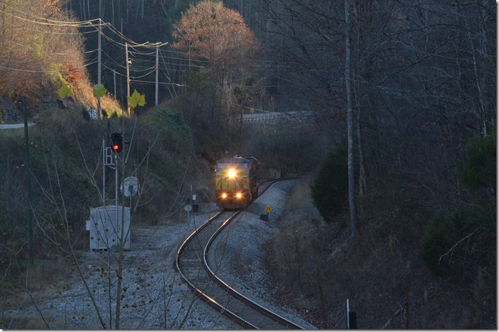 C753 has cut off. The crew has changed engines and are now ready to return the six miles to Jackson. CSX 7877-7591 Yeadon. View 3.