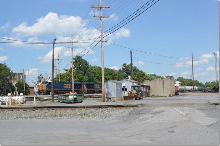 CSX 5373-804 arrives Hagerstown MD with a westbound. CSX no longer connects with the former Conrail (nee-Reading) at Lurgan, so they don’t have any through traffic to Harrisburg. I understand that NS removed a portion of the old Reading, as they use the old Pennsy Cumberland Valley line. But CSX still serves some of the ex-WM through York with locals. They also have an intermodal terminal east of Hagerstown MD.