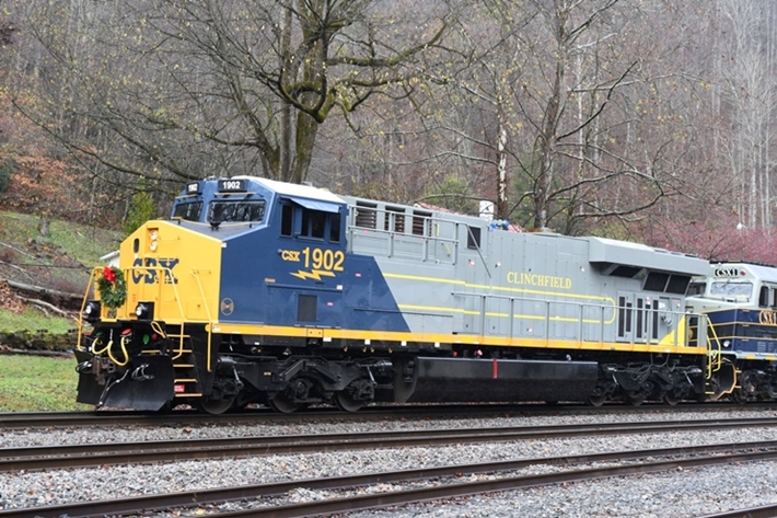 Clinchfield heritage ES44AH leads the Santa Train at Dante VA, on 11-23-2024.