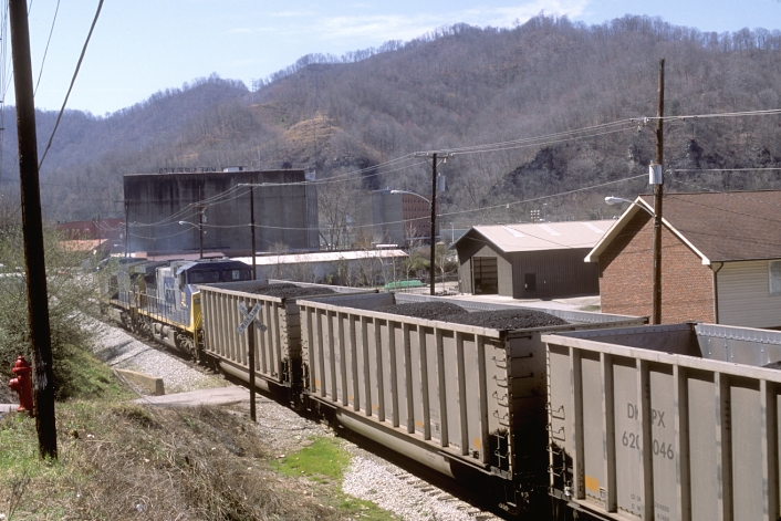 Just beyond the large Kentucky Mine Supply building in the distance is the "new" Harlan depot.