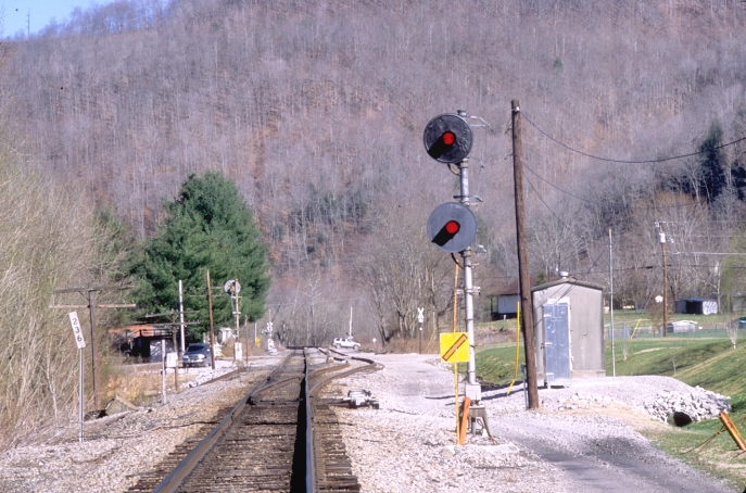 Looking south toward Loyall and Harlan.  The CV used to have a lot of double track.  Trains are often parked on the siding.  The community is called "Dayhoit." 