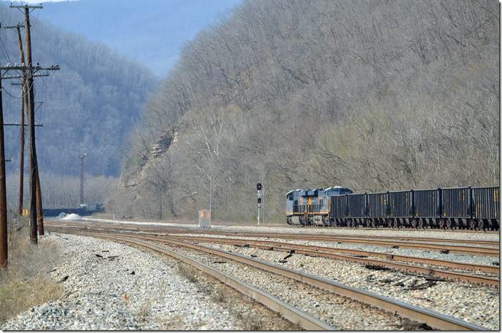 Approach signal. CSX 3196-3124. View 3. Avis WV.