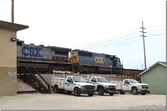 CSX still uses the former cabin for offices. CSX 8582. Big Sandy Jct.