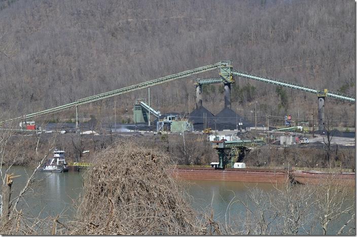 The unit train load-out is just left of the stacking tubes. Mammoth Coal Co. Cannelton.