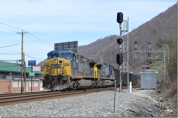 CSX w/b U374-28 behind 366-468 with 100 empty tubs. Cabin Creek Jct.