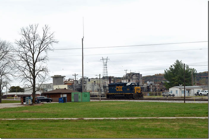 CSX has a small yard office at Skillman KY. CSX 6142.