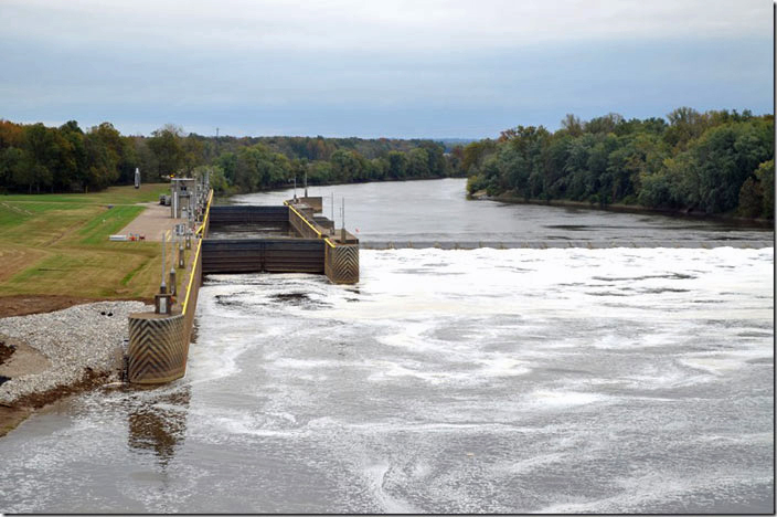 Locks on the Green River. A considerable amount of coal is (or was) transported from Western Kentucky mines via the Green River to the Ohio River. Green River Lock 1. Spottsville KY.