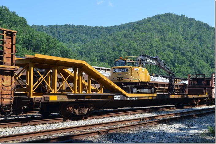 CSX MW 920669. View 2. Shelby KY.