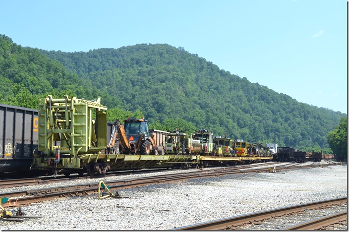 CSX MW ramp car 912307 is ex-RTTX 602202, Trailer Train TTX Co. Shelby KY.