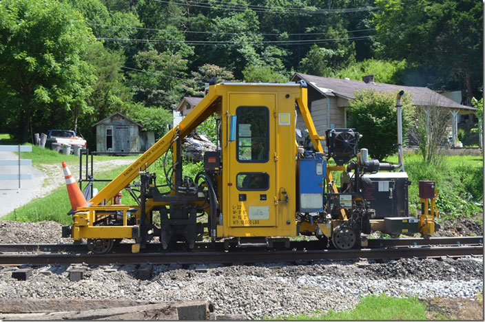 Racine Railroad Products’ dual anchor adjuster. CSX tie gang. Robinson Creek KY.