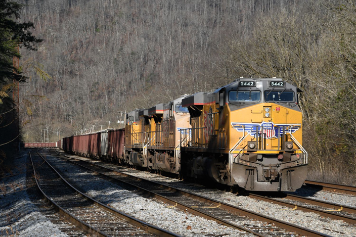 UP 5442-7405-6589 idle on the point of rock train W092-06 on 12-08-2024 at the east end of Shelby.
