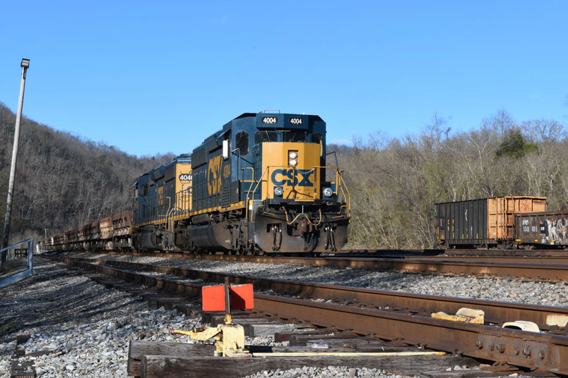 W094 arrives at Shelby on the main line.