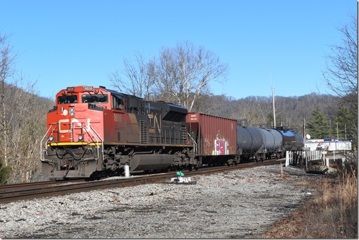 CN DPU 8826 is a SD70M-2 built 2007. Shelby KY.