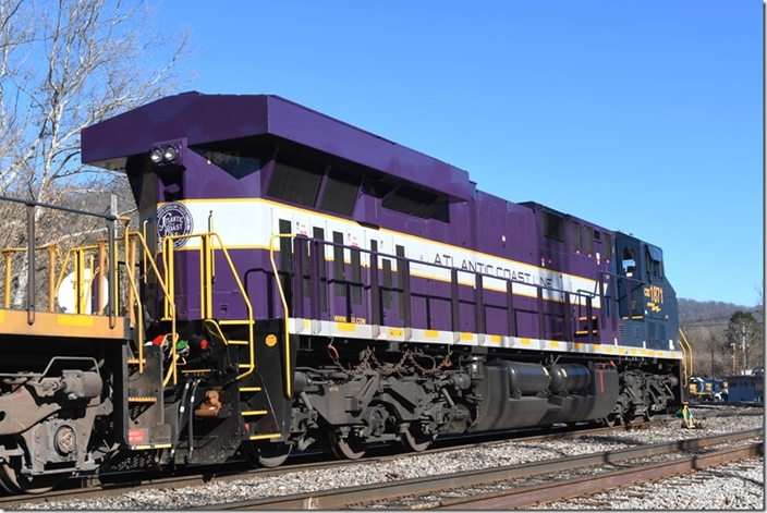CSX 1871. Shelby KY.