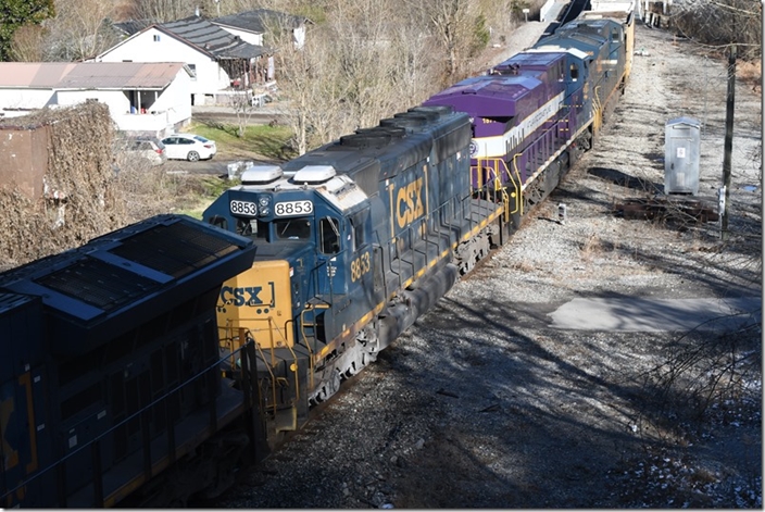 With add-on air conditioning and fixtures for remote-control lights, 8853 has been a yard engine in her not-too-distant past. SD40-2s have made excellent yard engines in their mature years. They’re like a C-130 Hercules, you can always find a role for them. CSX 8853. Shelby KY.