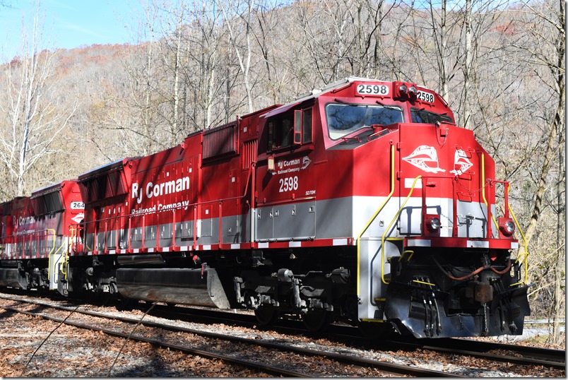 These two replaced three SD40-2s that were used as helpers. RJC uses the CSX road power. RJC 2598 SD70M. Thurmond WV.