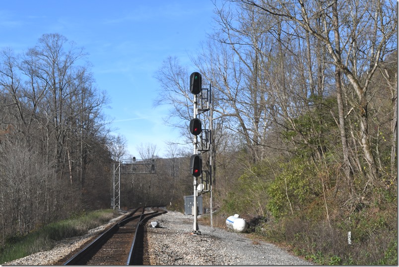 That’s more like it. The westbound signal is green! CSX. Claremont WV.