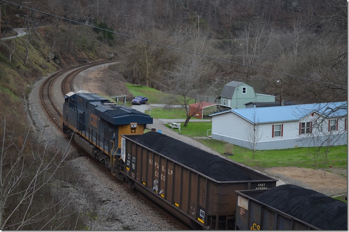 CSX 3177 departing Shelby. T007-27 will stop at Fords Branch in a few minutes for a brake test and will rumble by WE Pauley in about two hours. 