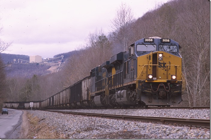 Back over at Gumm Siding, we found H805-28 loaded out and ready to leave.