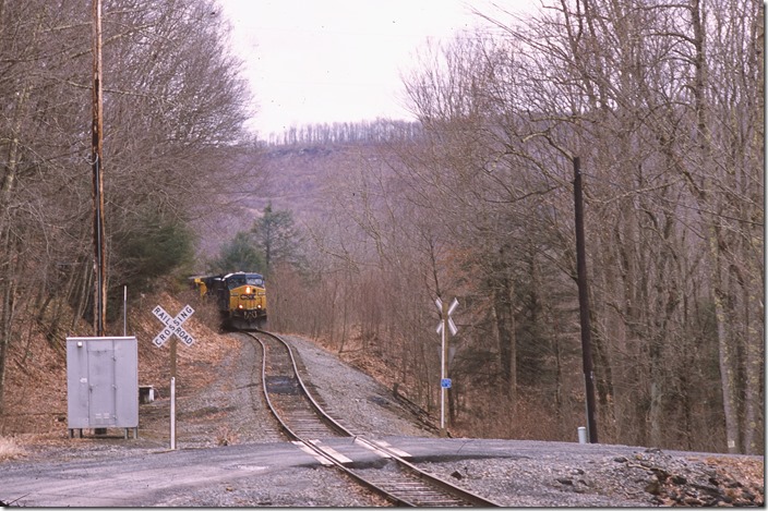 H800-28 was delivering 75 empty tubs to the Green Valley mine north of Quinwood.