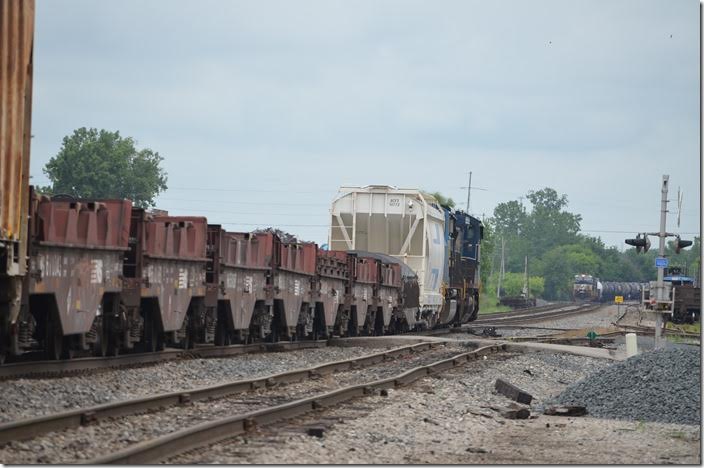 Another e/b waits in the distance. CSX 7893-4828. Marion OH. View 2.