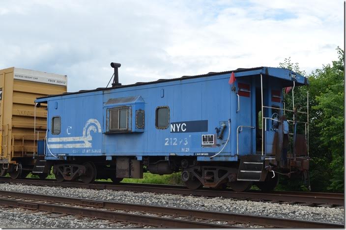 NYC, ex-CR, cab 21293 on the end of a local freight on what may have been the former Erie branch to Dayton. Marion OH. View 2.