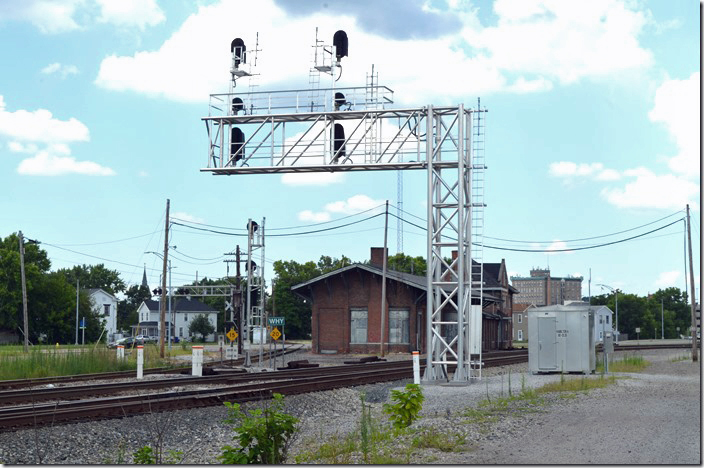 CSX’s Indianapolis Sub. diverts to the left. This is the route the Cardinal takes. CSX CP. Hamilton OH.