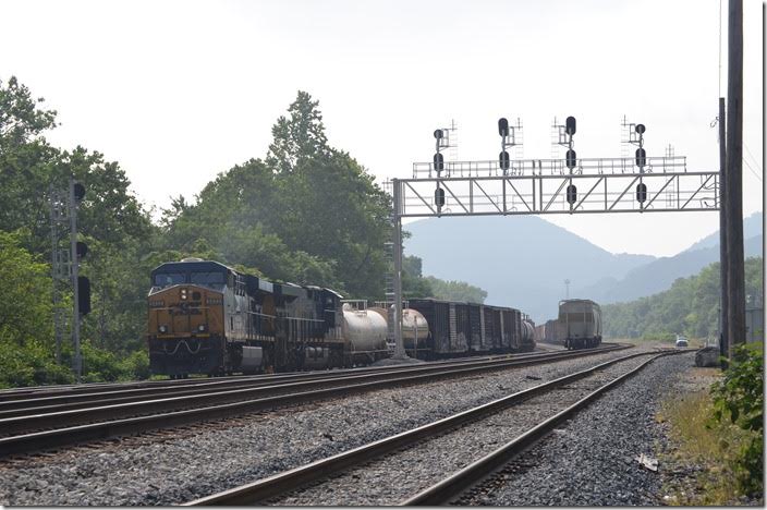 Q317 doesn’t tarry at West Keyser for long, so I head on west. CSX 5433-3072. View 2. West Keyser WV.