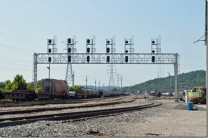 Same s/b NS 9487-9345 freight passing signals at RH Tower. Queensgate OH.