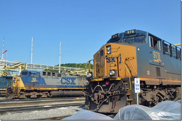 CSX 978 - 39. Queensgate OH.