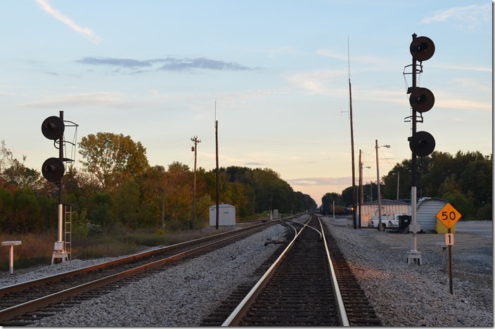 CSX signals southbound Guthrie KY.