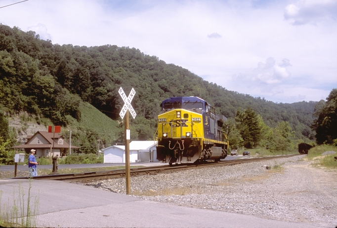 The long siding is the end of the old South East Coal Co. siding for Swanee tipple.