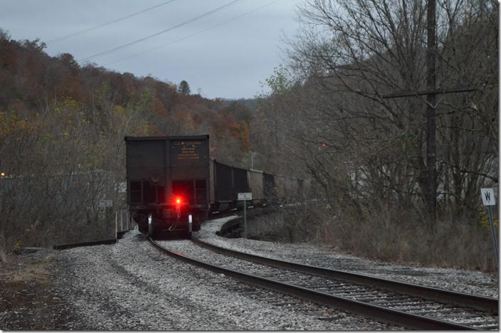 C842-08 proceeds up the Leatherwood Branch. The taxi will meet them up there as well as a new crew. I head for home. CSX 593-39. View 9. Dent KY.