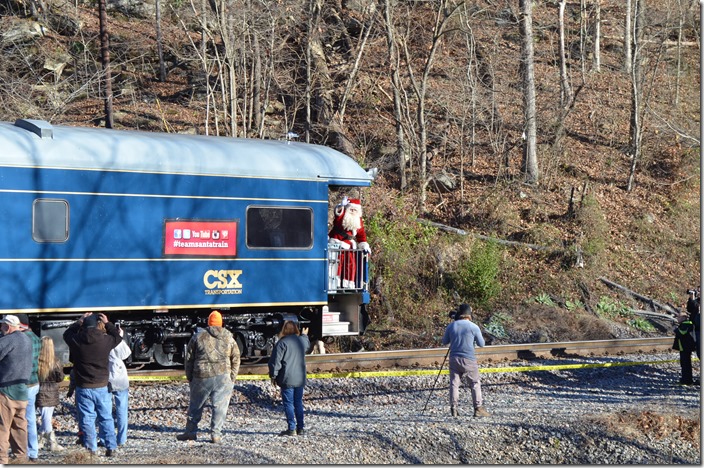 CSX Santa Train Clinchco VA. View 2.