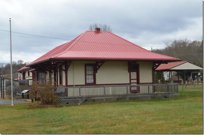 The former CRR depot which has been relocated a couple of hundred yards next to the highway. CRR depot Dungannon VA.