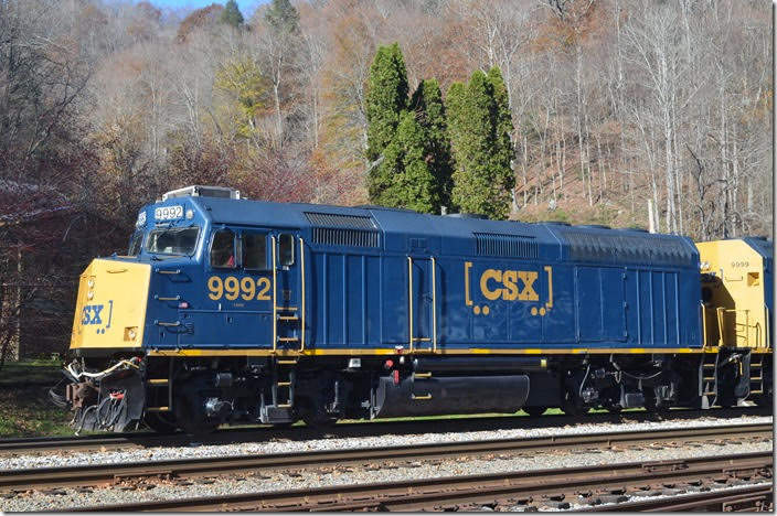 F40PH-2 CSX 9992 is ex-Amtrak 390. Dante VA.