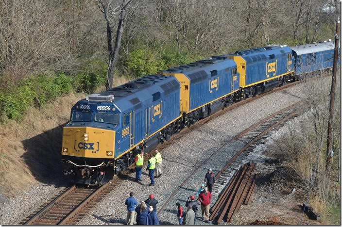 The crew gets a breather. CSX 9992-9999-9993. View 2. St Paul VA.