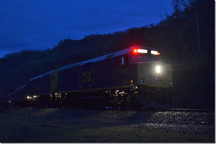 P936 slowly pulls into Elkhorn City on a cool 11-23-2019.