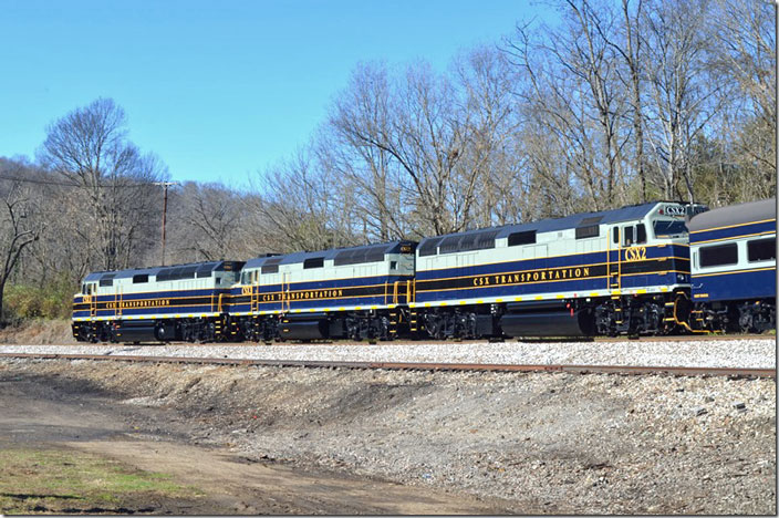 The Santa Train pulls out at 11:13. CSX 2-3-1. St Paul VA.