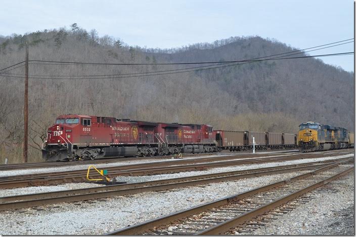 CP AC4400CW 8532-9752 pull to a stop at Shelby with 62-car w/b coal train U820. Shelby.