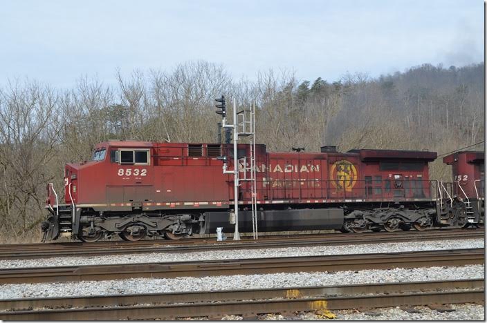 CP AC4400CW 8532-9752 pull to a stop at Shelby with 62-car w/b coal train U820. Shelby.