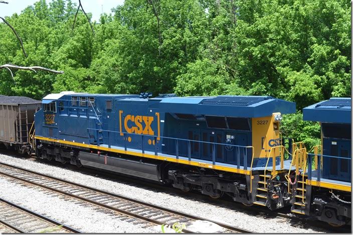 CSX ES44AC 3227. Shelby. View 3.