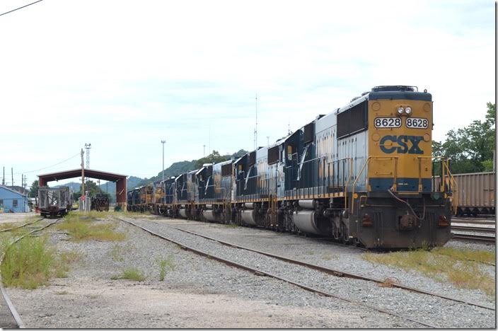 CSX 8628. Huntington.