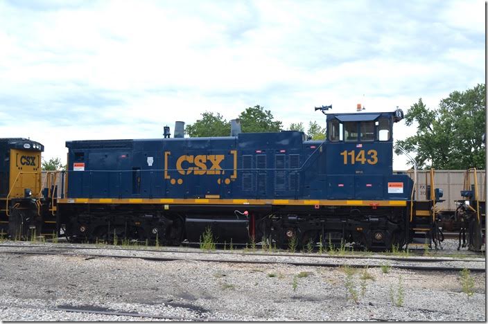 CSX MP15 1143. Huntington.