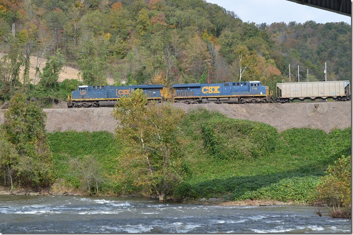 CSX 3136-716 on n/b V281-23, DKPX empties, passing Elkhorn Yard.