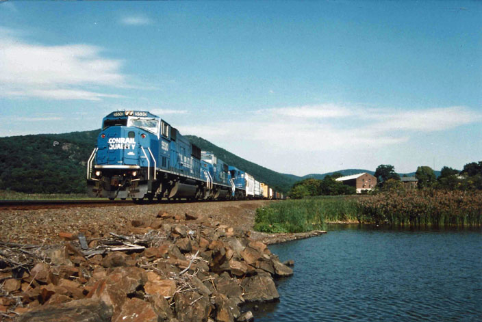 1994 July. Conrail 5530. Iona Island NY.