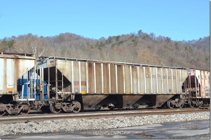 ATGX covered hopper 90125. View 2. Shelby KY.