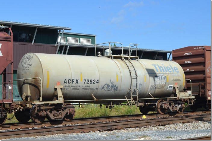 ACFX tank 72924 was built 02-1989 and is also leased to Thiele. Lynchburg VA.