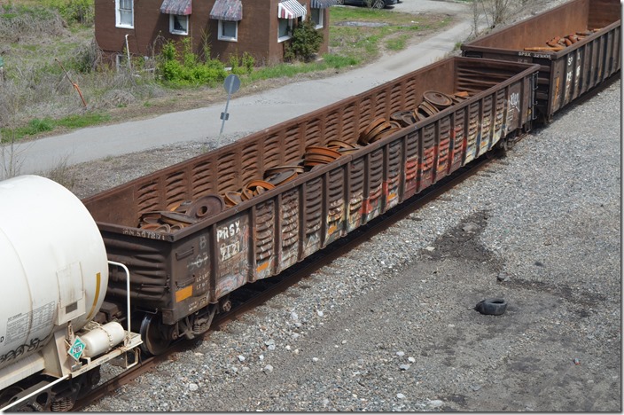 PRSX (Progress Rail) gon 7121 is ex-BN 567871, nee-Colorado & Southern (a Burlington subsidiary) 567871. Shelby KY. 04-05-2020.